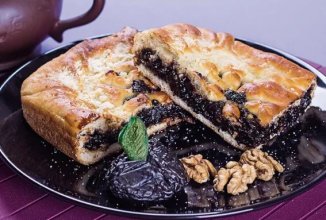 Песочный пирог с черносливом