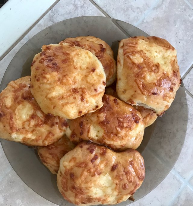 Нежные булочки с сыром к завтраку