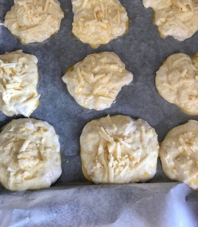 Нежные булочки с сыром к завтраку - Шаг 3