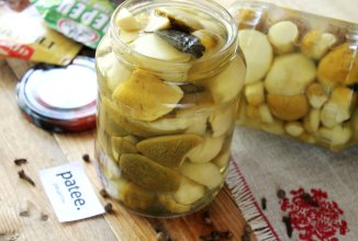 Маринованные белые грибы