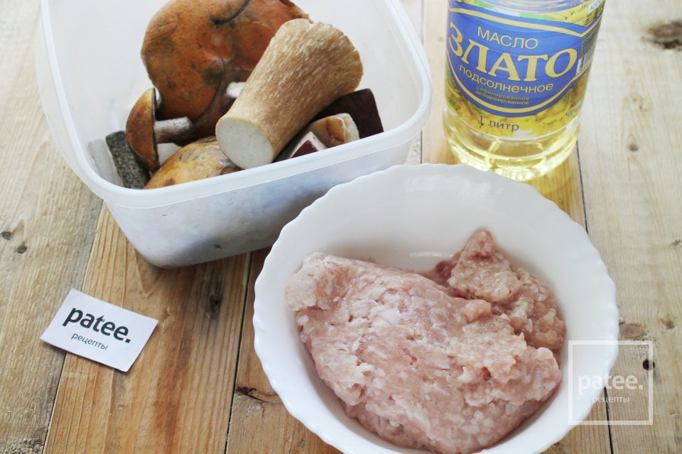 Пирожки с грибами и куриным фаршем в духовке - Шаг 10