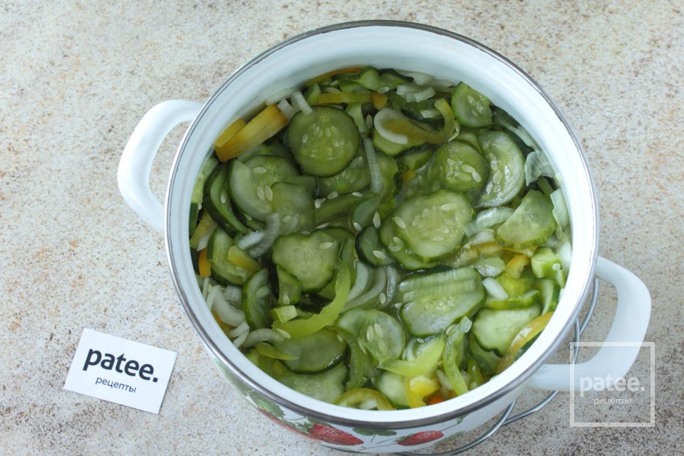 Салат из огурцов по-американски - Шаг 8