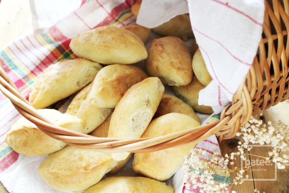 Пирожки с грибами и куриным фаршем в духовке - Шаг 24