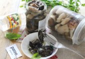 Маринованные грибы ассорти