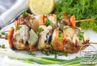 Шашлык из рыбы с яблочным соусом