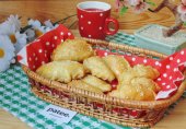 Пирожки с курицей из "горячего" теста