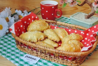 Пирожки с курицей из "горячего" теста