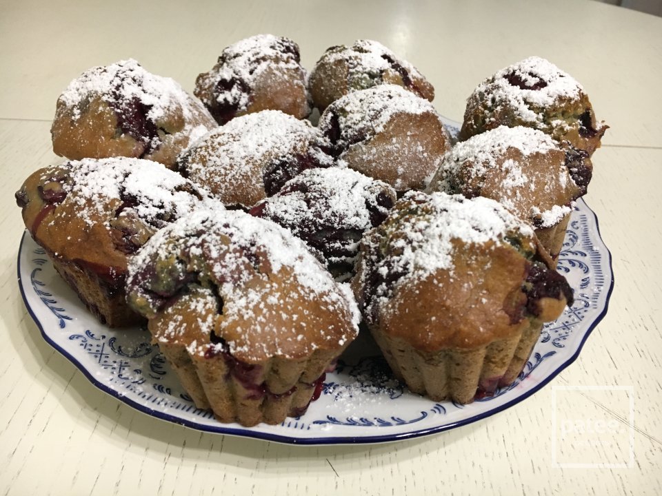 Маффины с вишней - Шаг 1