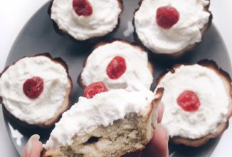 ПП-Банановые кексы с творожным кремом