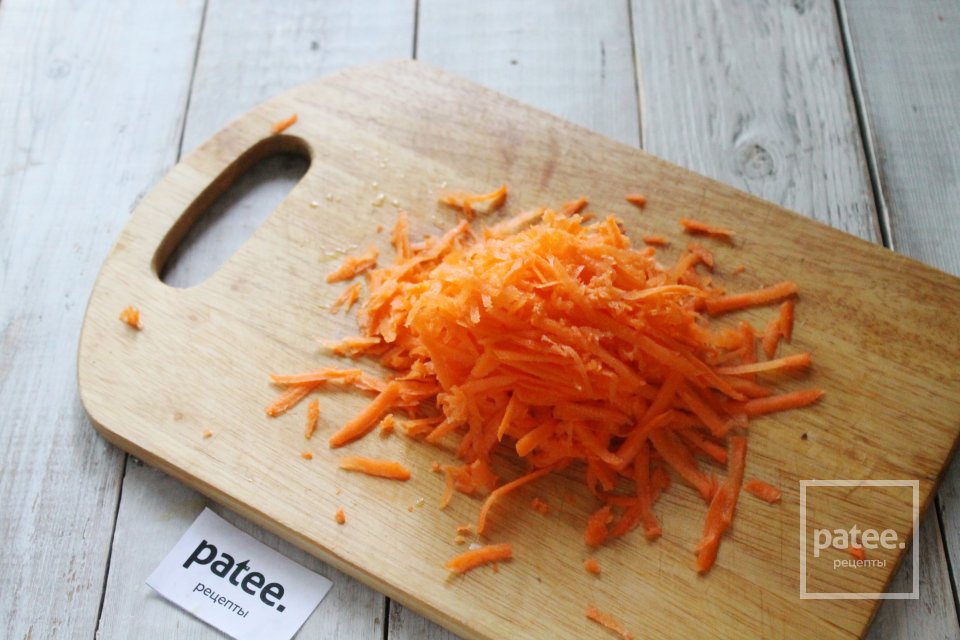 Куриные голени тушенные с луком и морковью - Шаг 4