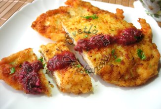 Вкусные и Сочные ОТБИВНЫЕ из Куриного филе в Кляре с соусом ткемали