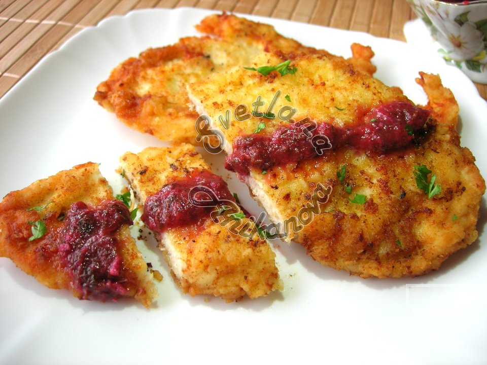 Вкусные и Сочные ОТБИВНЫЕ из Куриного филе в Кляре с соусом ткемали - Шаг 1