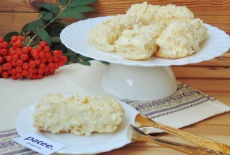 Слоеное пирожное с заварным кремом