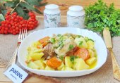 Свиные ребрышки с кабачками и картофелем