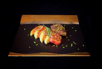 Индюшачья печёнка в карамельных яблоках