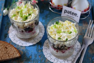 Салат с морской капустой и кальмарами