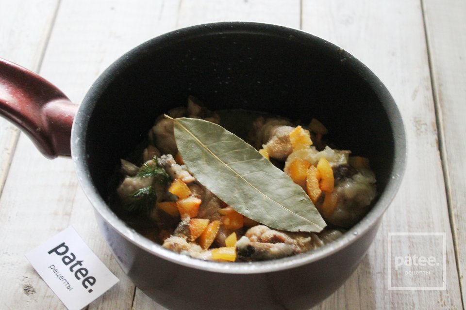 Курица тушенная с луком - Шаг 12