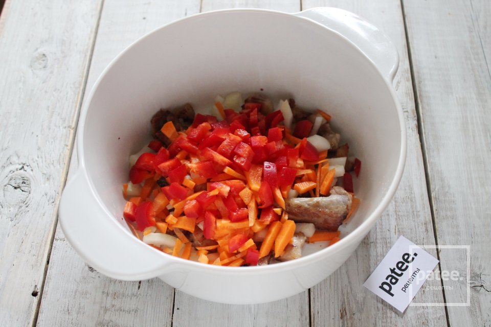 Фасоль тушенная с мясом и овощами - Шаг 11