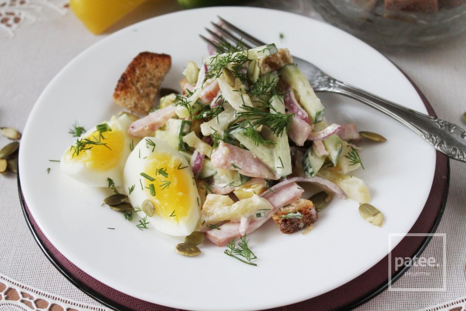 Салат "Осенний" с ветчиной и яйцом - Шаг 13