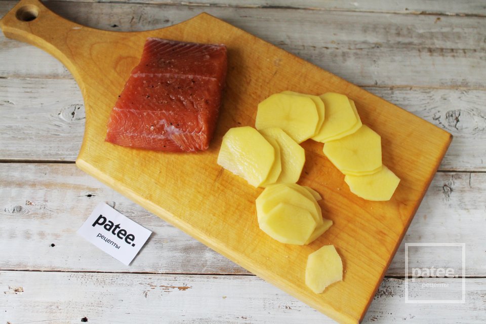 Горбуша с картошкой в духовке - Шаг 8