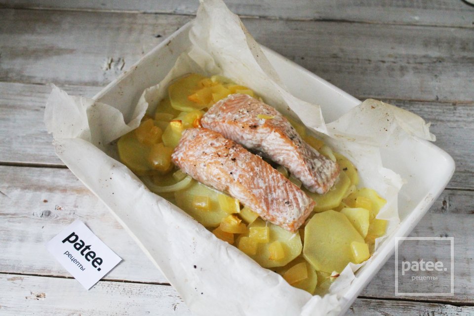 Горбуша с картошкой в духовке - Шаг 15