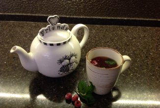 Чай с мятой и малиной