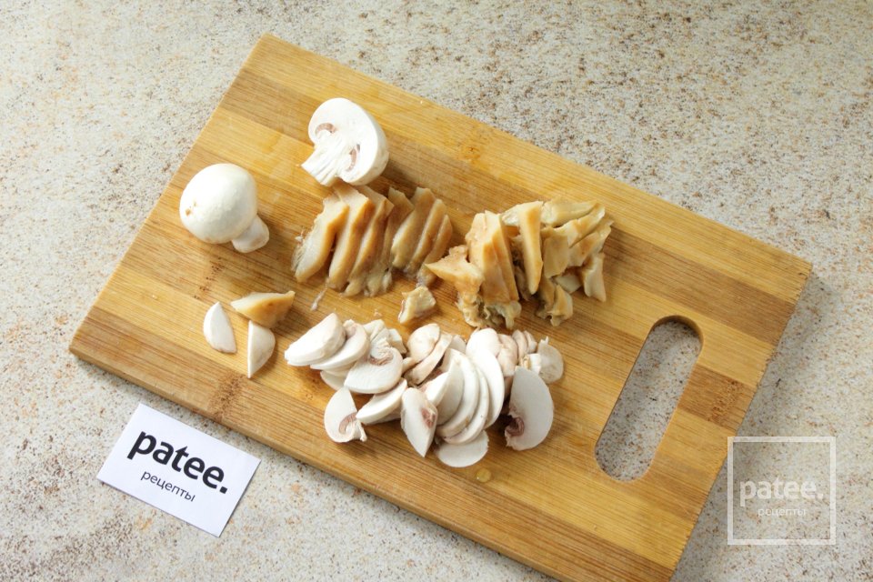 Картофель запеченный под сырно-грибным соусом - Шаг 2