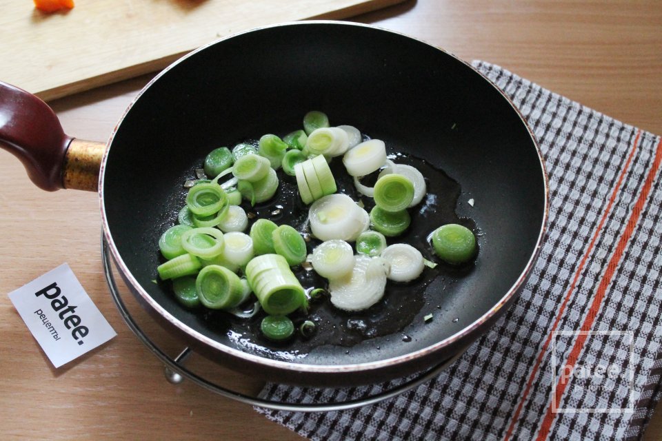 Гречневая каша с курицей в горшочке в духовке - Шаг 4