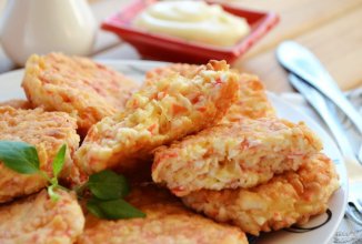 Котлеты из крабовых палочек с сыром