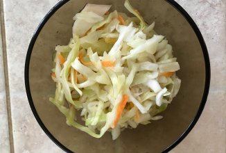 Салат из капусты с яблочным уксусом