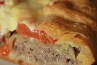 Открытый картофельный пирог с мясом