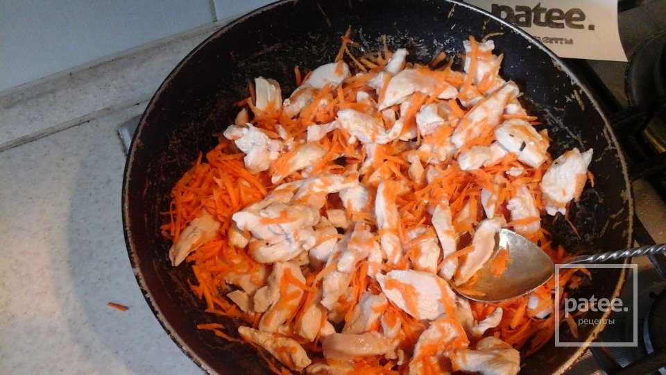 Куринное филе под сметаным соусом с овощами - Шаг 6