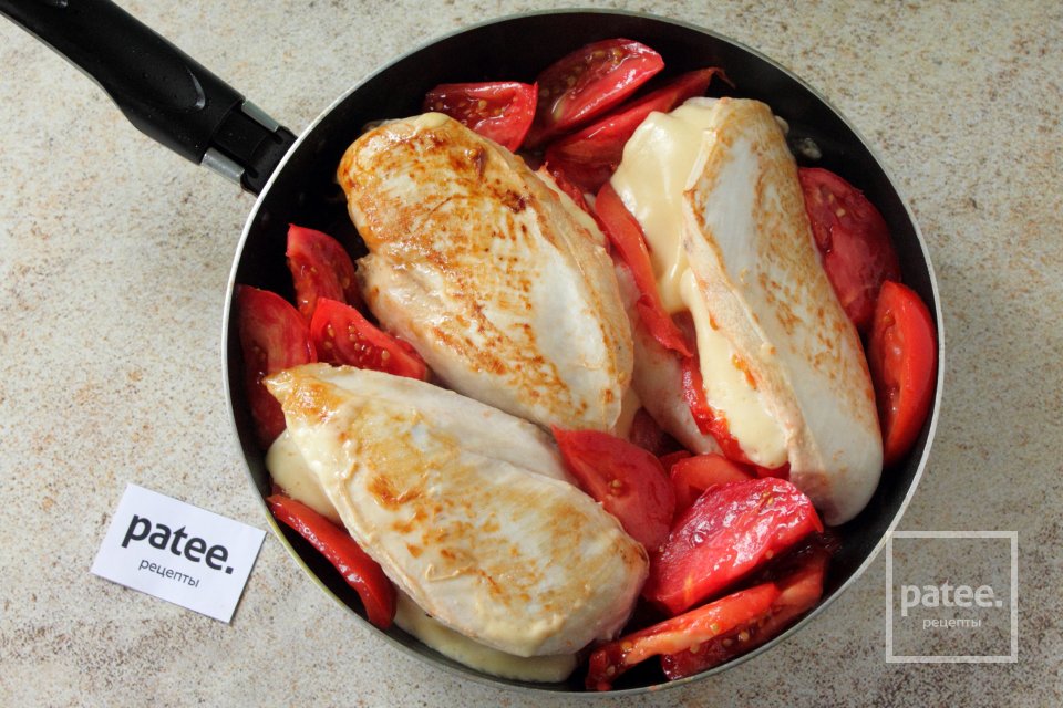 Куриное филе в вине, фаршированное сыром и помидорами - Шаг 8