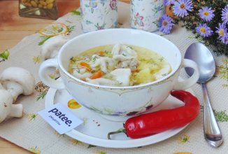 Суп с пельменями и грибами