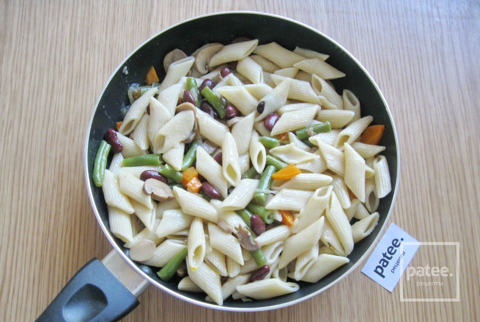 Паста с красной и зеленой фасолью - Шаг 8