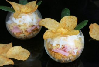 Салат "Орхидея" с чипсами