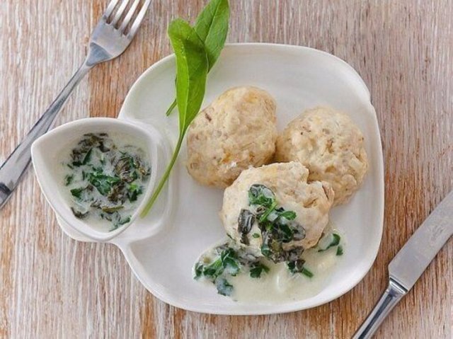 Тефтели из куриной грудки с лёгким соусом