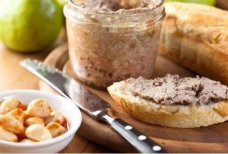 ПАШТЕТ ИЗ КУРИНОЙ ГРУДКИ И КУРИНОЙ ПЕЧЕНИ С ЛУКОМ И ГРИБАМИ.