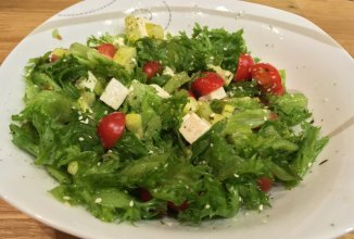 Салат с жареным кабачком