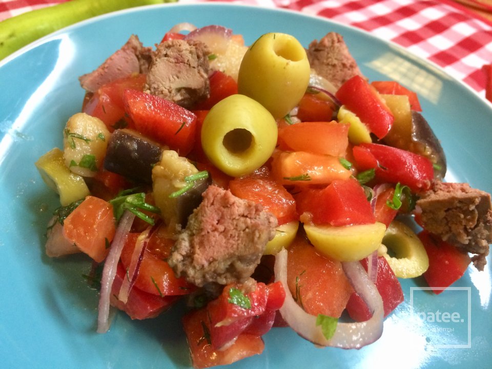 Овощной салат с баклажанами и куриной печенью. - Шаг 7