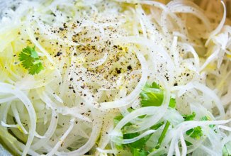 Луковый салат