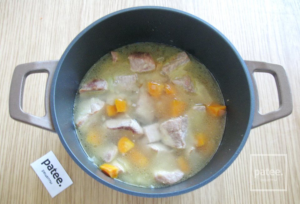 Свинина с зеленым горошком, сметаной и горчицей - Шаг 10