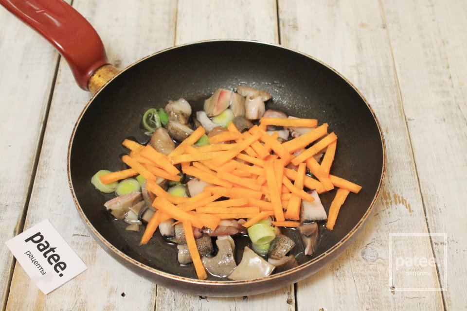 Борщ с грибами и фасолью - Шаг 10