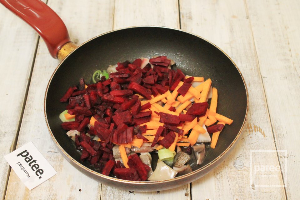 Борщ с грибами и фасолью - Шаг 12