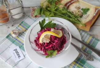 Салат из свёклы с чесноком и майонезом