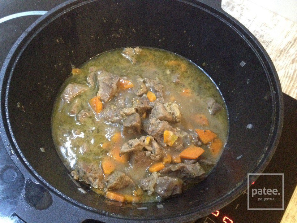 Тушеное мясо с картофелем в казане - Шаг 11