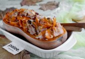 Запеченная тыква с яблоками и творогом
