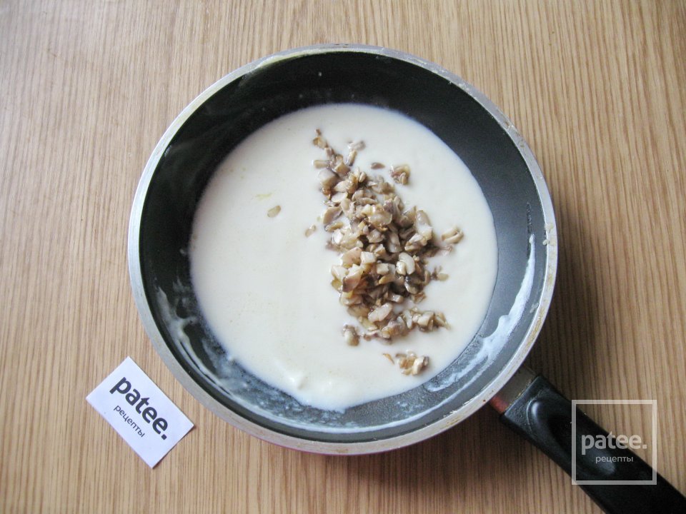 Запеченные куриные окорочка с айвой и грибным соусом - Шаг 15