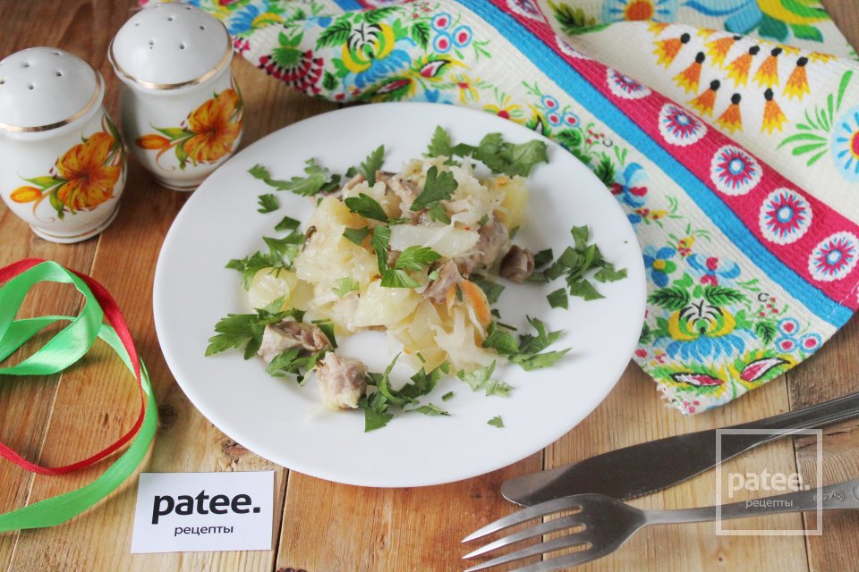 Капуста, тушенная с картошкой - Шаг 11