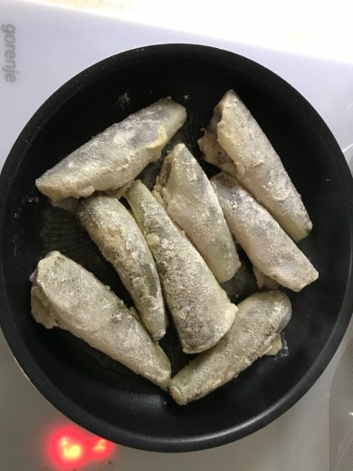 Тушеная рыбка хек. - Шаг 1